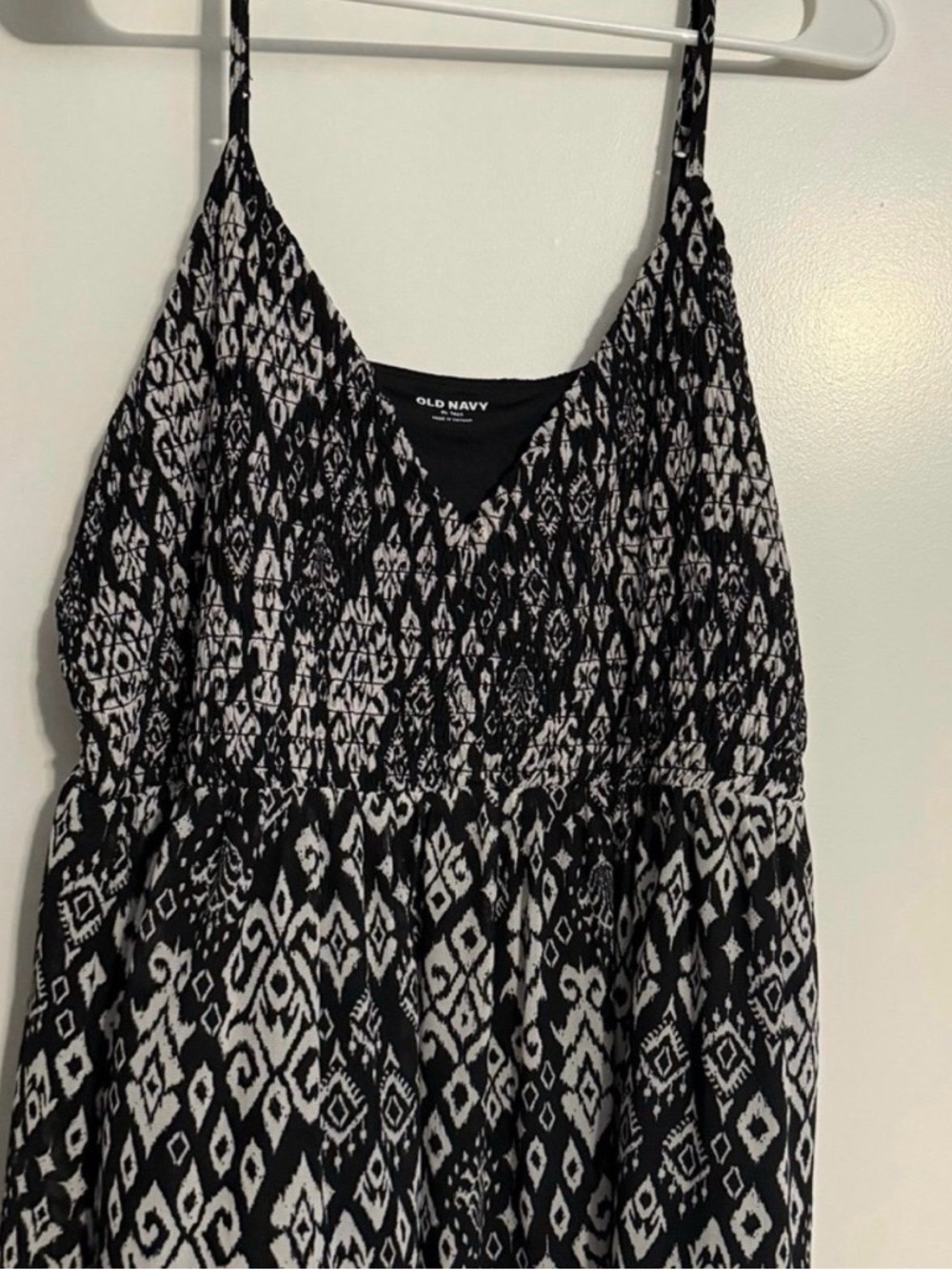 Old Navy Black and White Printed V-Neck Dress